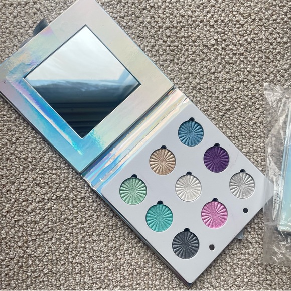 NEW - OFRA Cosmetics Eyeshadow Palette (Glitch) - Picture 6 of 6